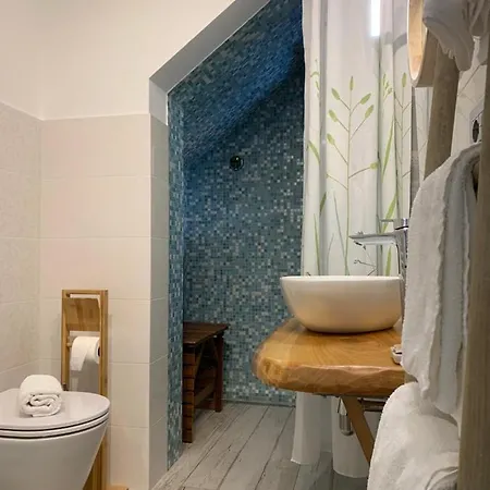 Rosamare Guest house *